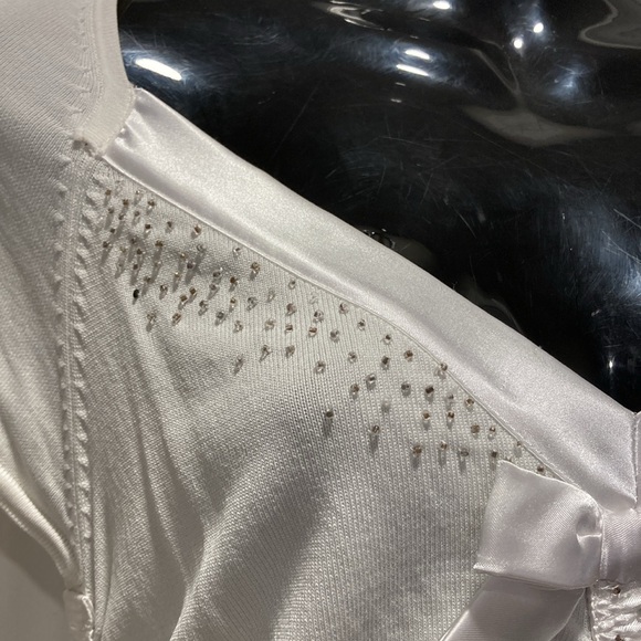 Cartise White Cap Sleeve Bow Accent Ruched Beaded Top - Sz M - Picture 12 of 12